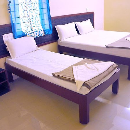 Ksr Grands Hotel Tirupati Bagian luar foto