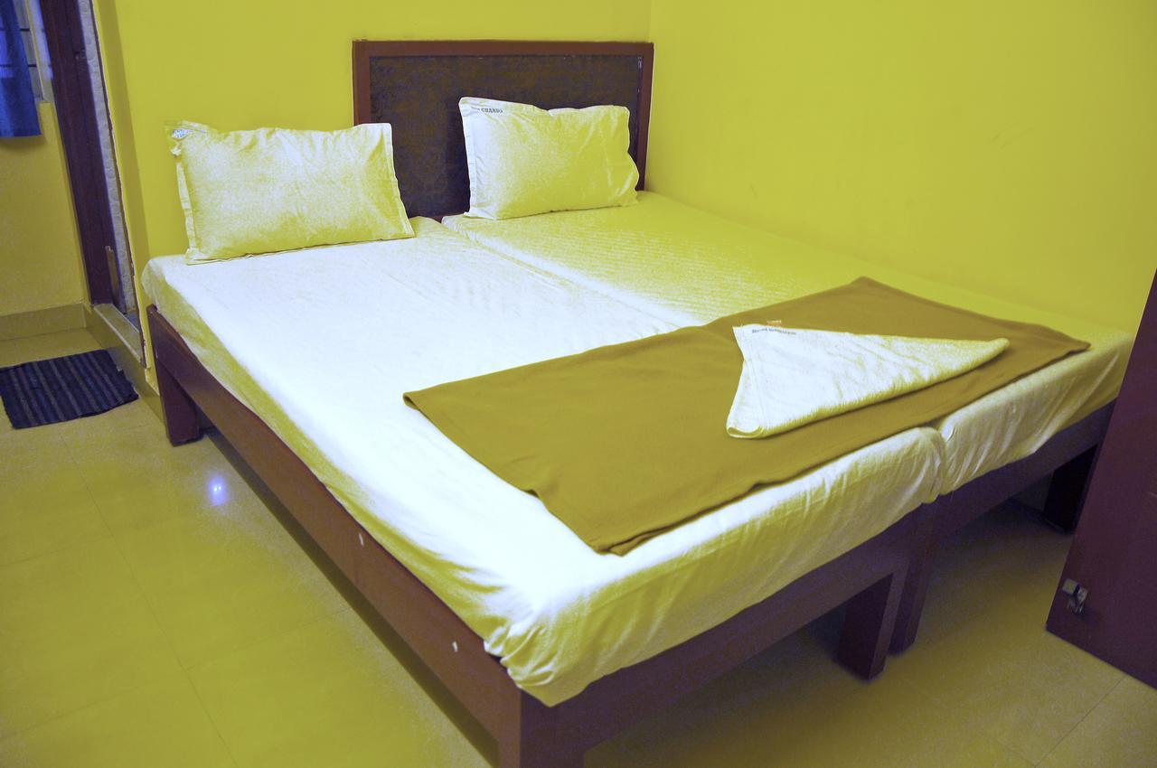 Ksr Grands Hotel Tirupati Bagian luar foto