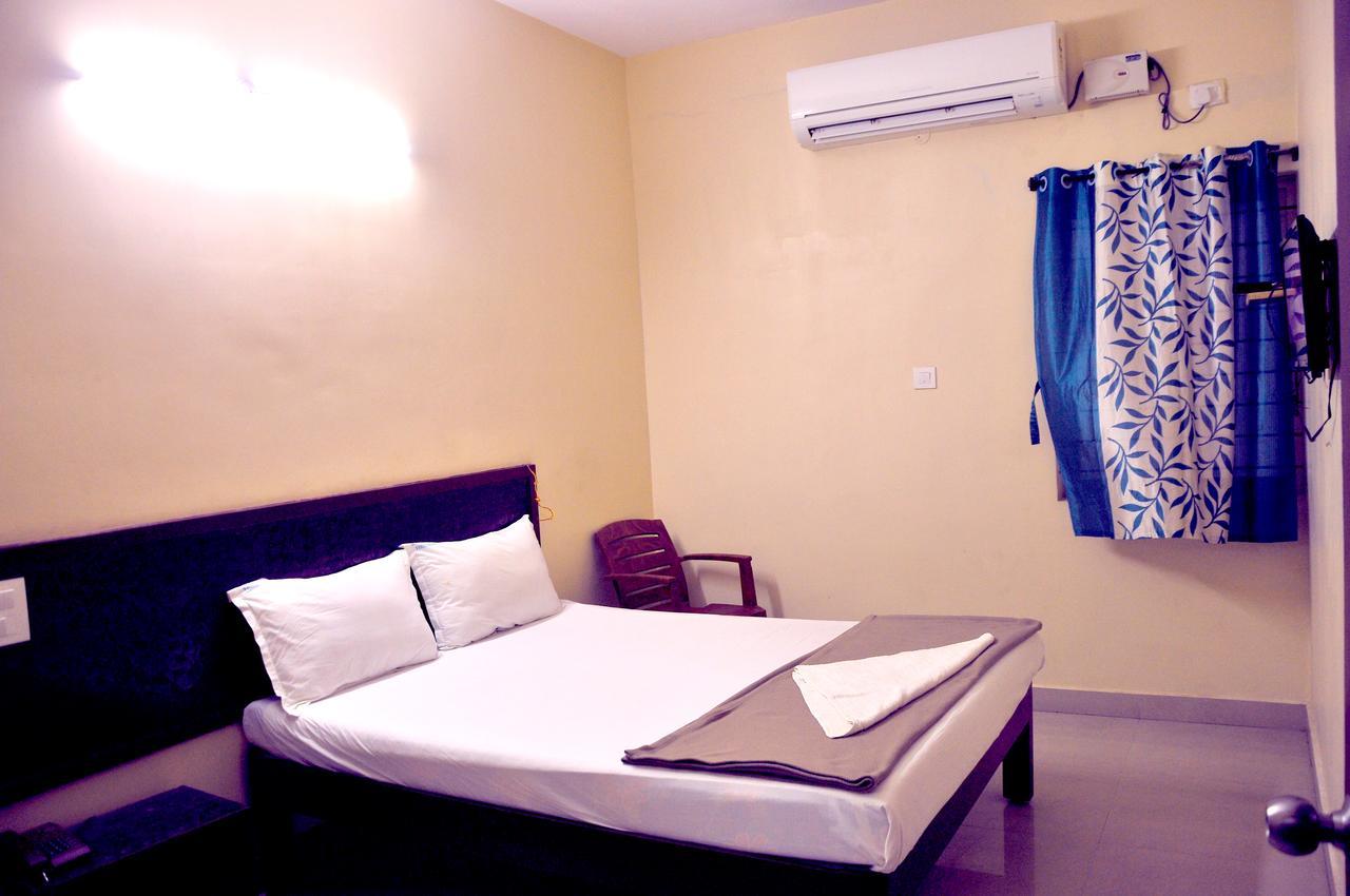 Ksr Grands Hotel Tirupati Bagian luar foto